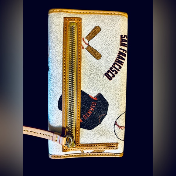 Dooney & Bourke MLB Giants Large Slim Wristlet & Continental Clutch Wallet - Picture 7 of 10